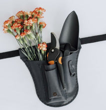 Load image into Gallery viewer, Hammered Leatherworks Kit : Good Thymes Gardening Belt.

