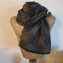 Load image into Gallery viewer, Reversible Scarf Diamond Check
