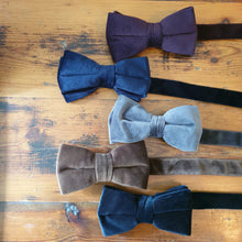 Load image into Gallery viewer, Velvet Bowties
