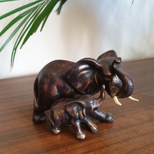 Load image into Gallery viewer, Elephant Mumma and baby Figurine
